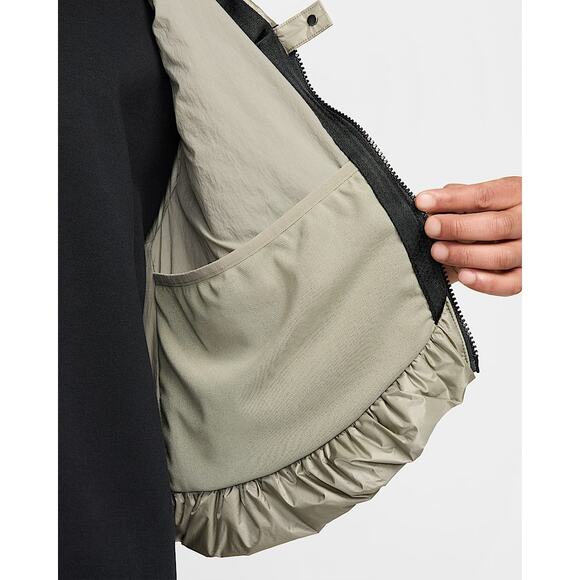 NWT Nike Tech Woven Loose Fit Lightweight Army/Black Vest Mens Sz S (HM4262-320) - Picture 3 of 11